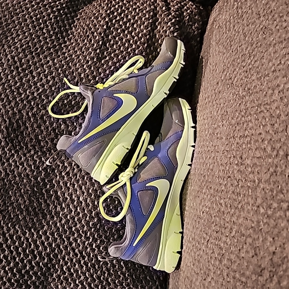 Nike In-Season Trainer TR2 Gray/Blue/neon yellow #525737-005 Size 6.5 Women’s